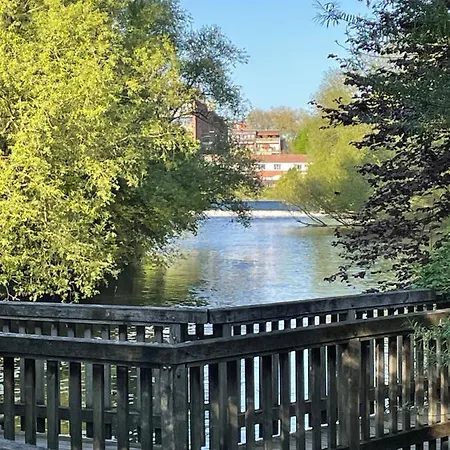 Apartman Messe- Und Mit Dachterrasse Am Fluss *